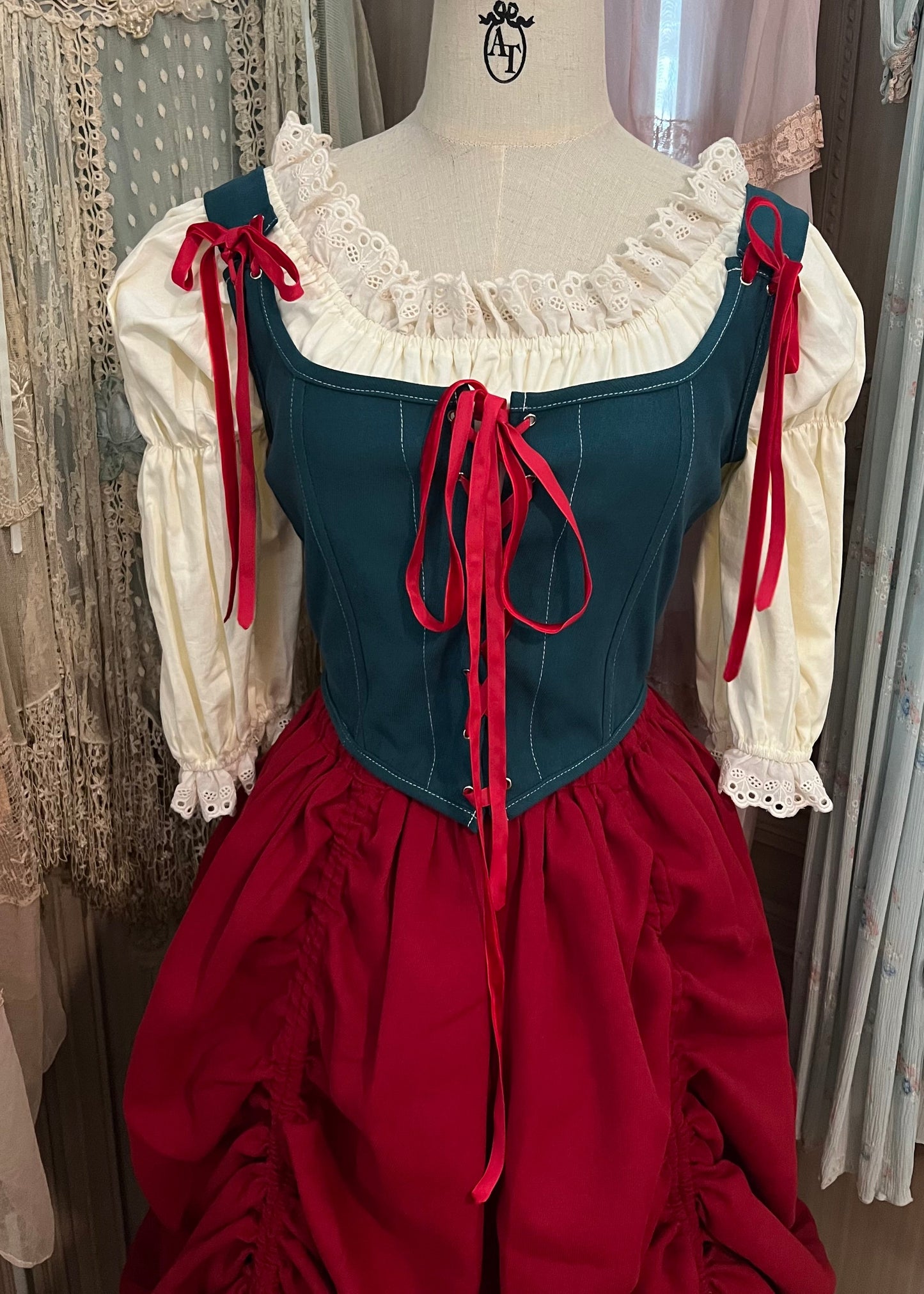 Madame Elisabeth Ensemble