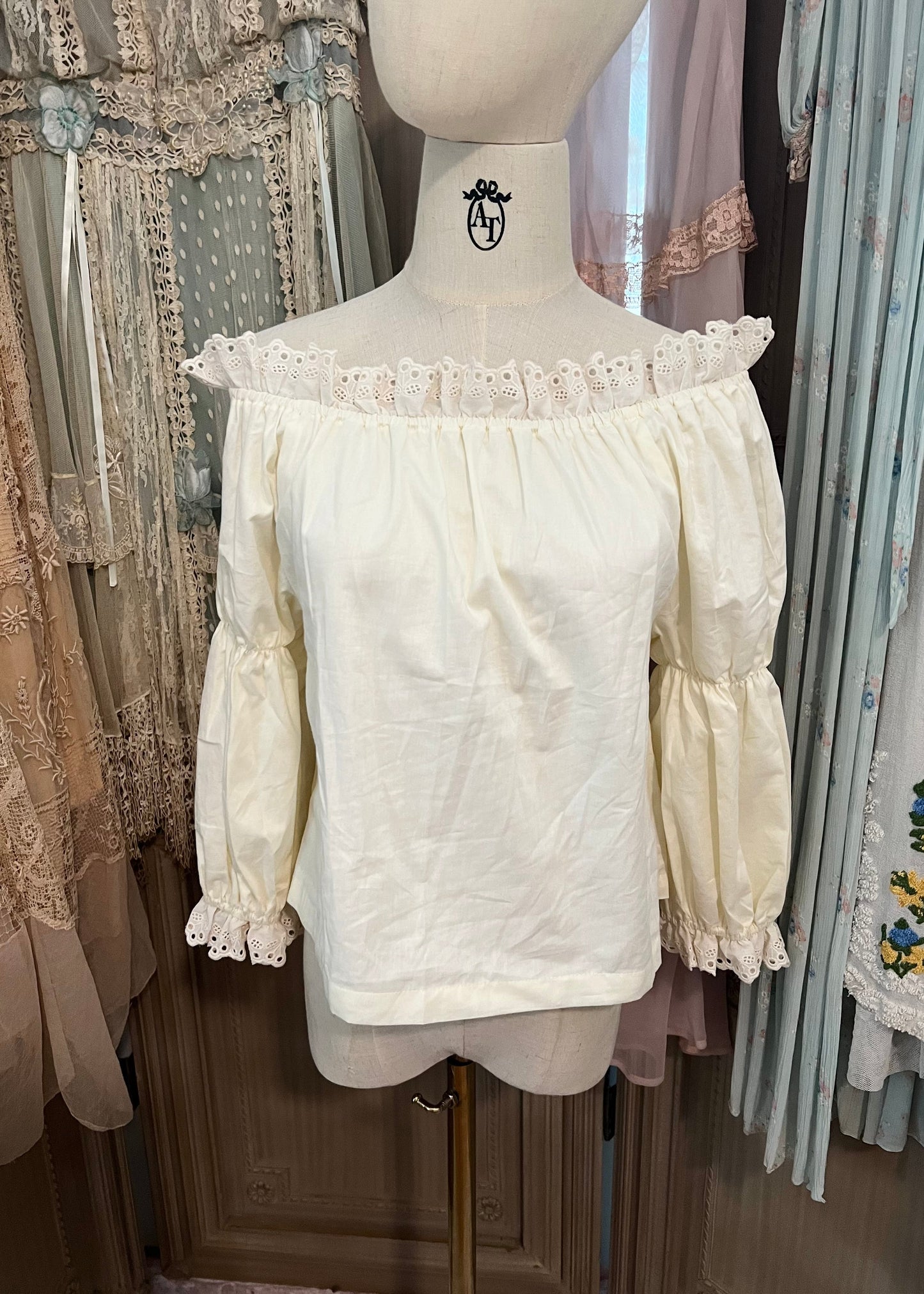 Madame Elisabeth Ensemble