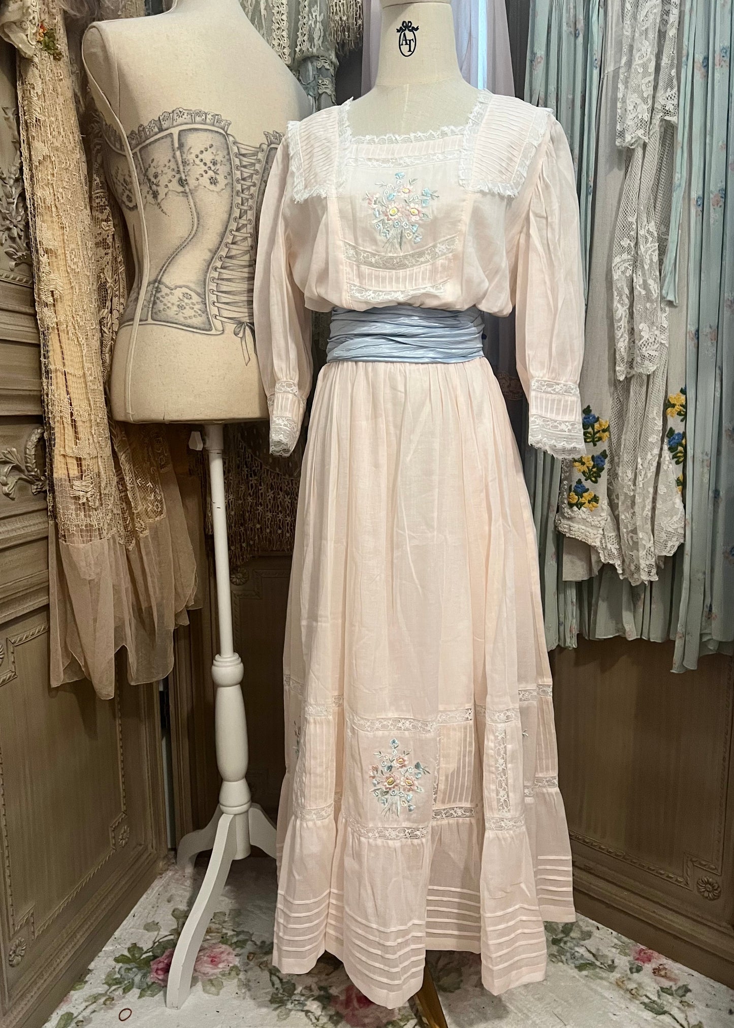 Embroidery love dress