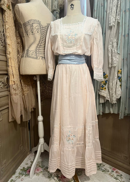 Embroidery love dress
