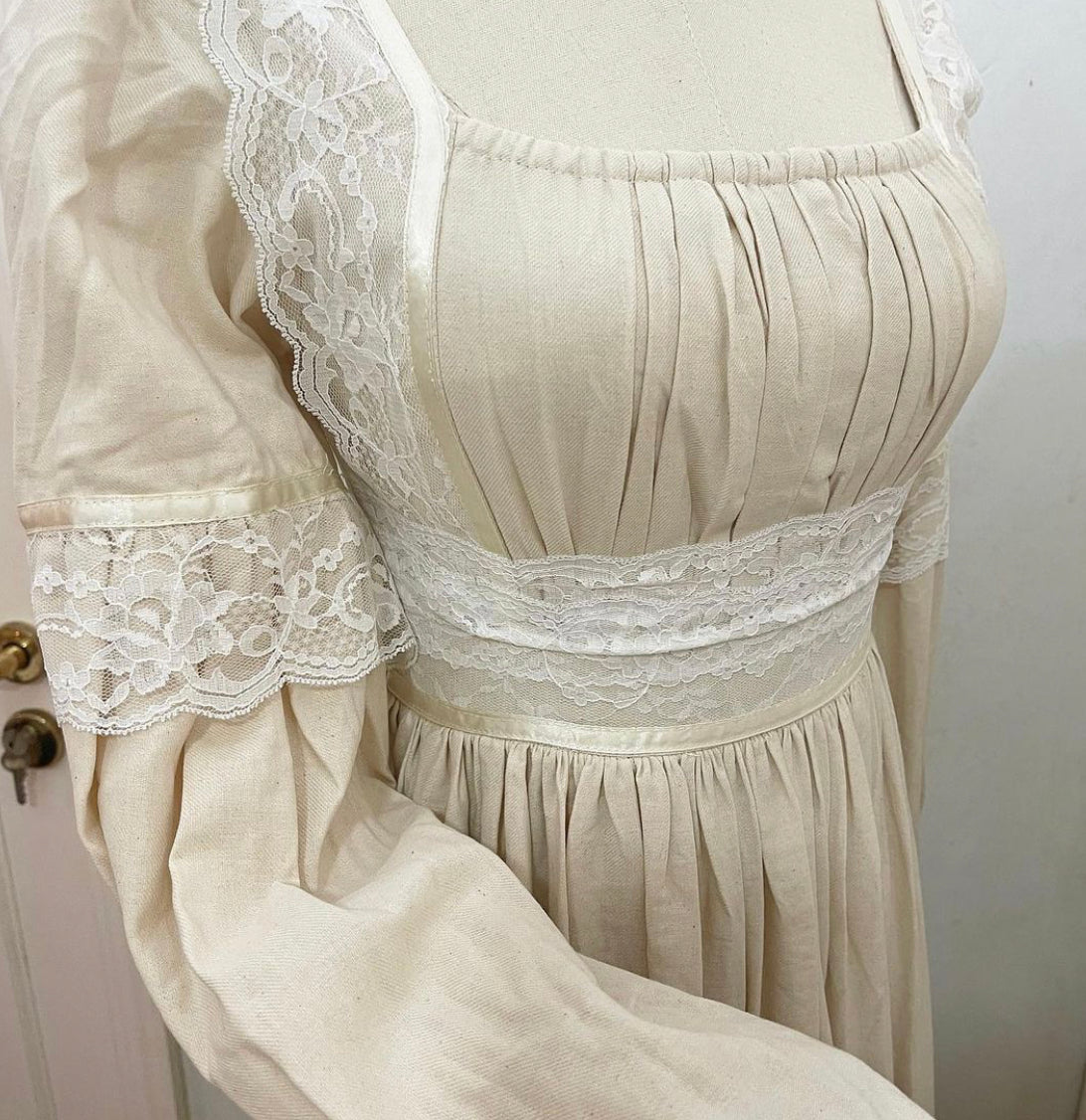 Elle full dress