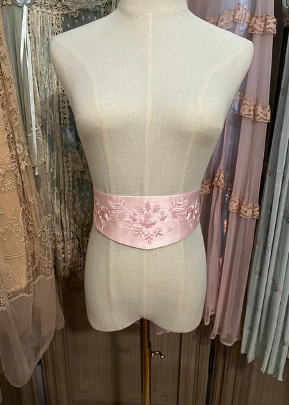 Embroidered belt