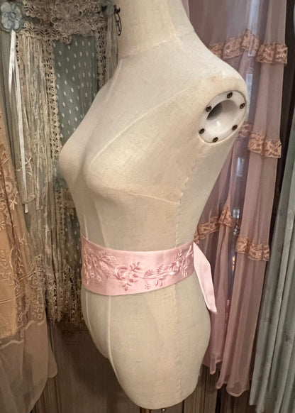Embroidered belt