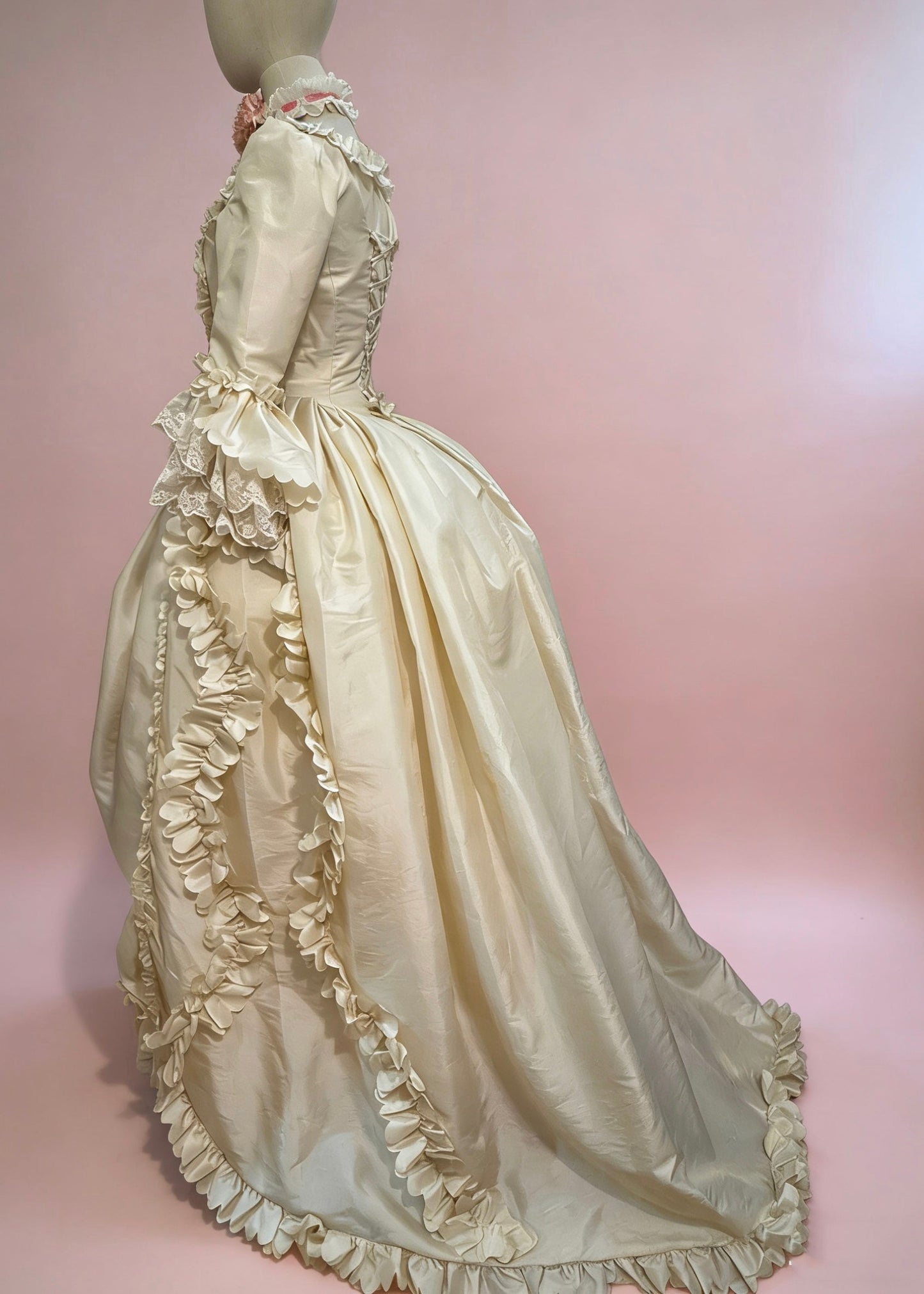 Let them eat cake gown 🎂🎀🦢