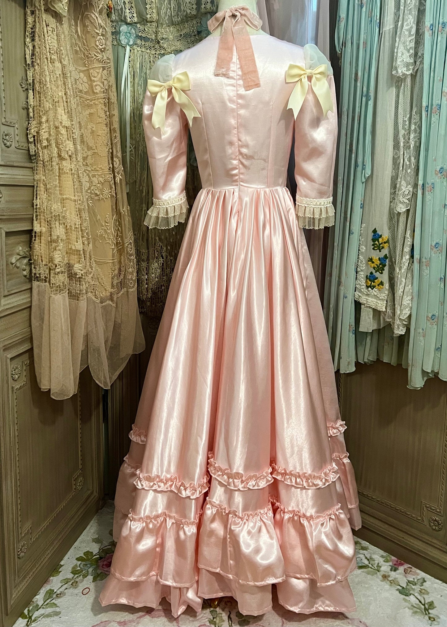 Royal thé with Marie dress
