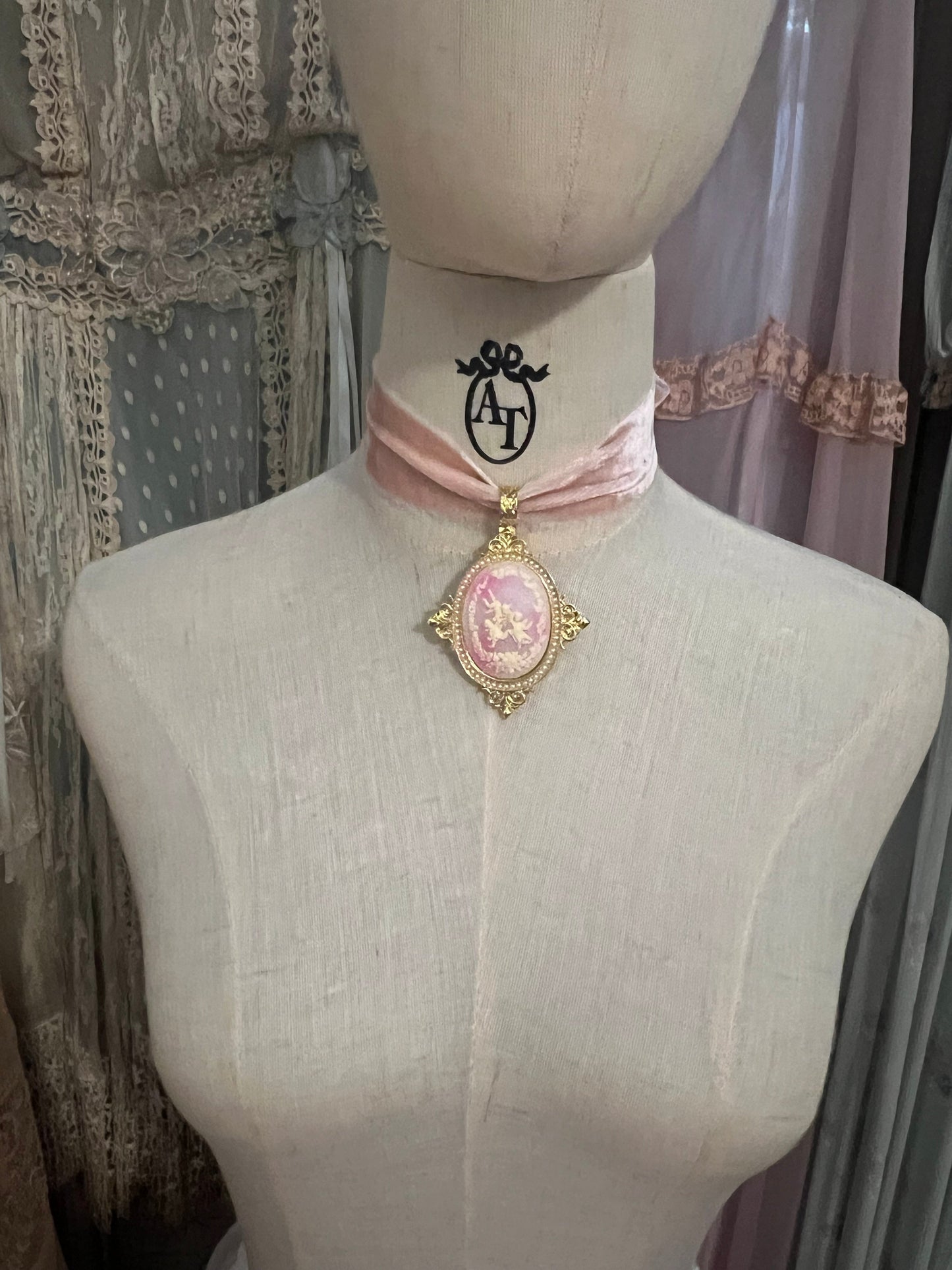 Royal thé with Marie dress