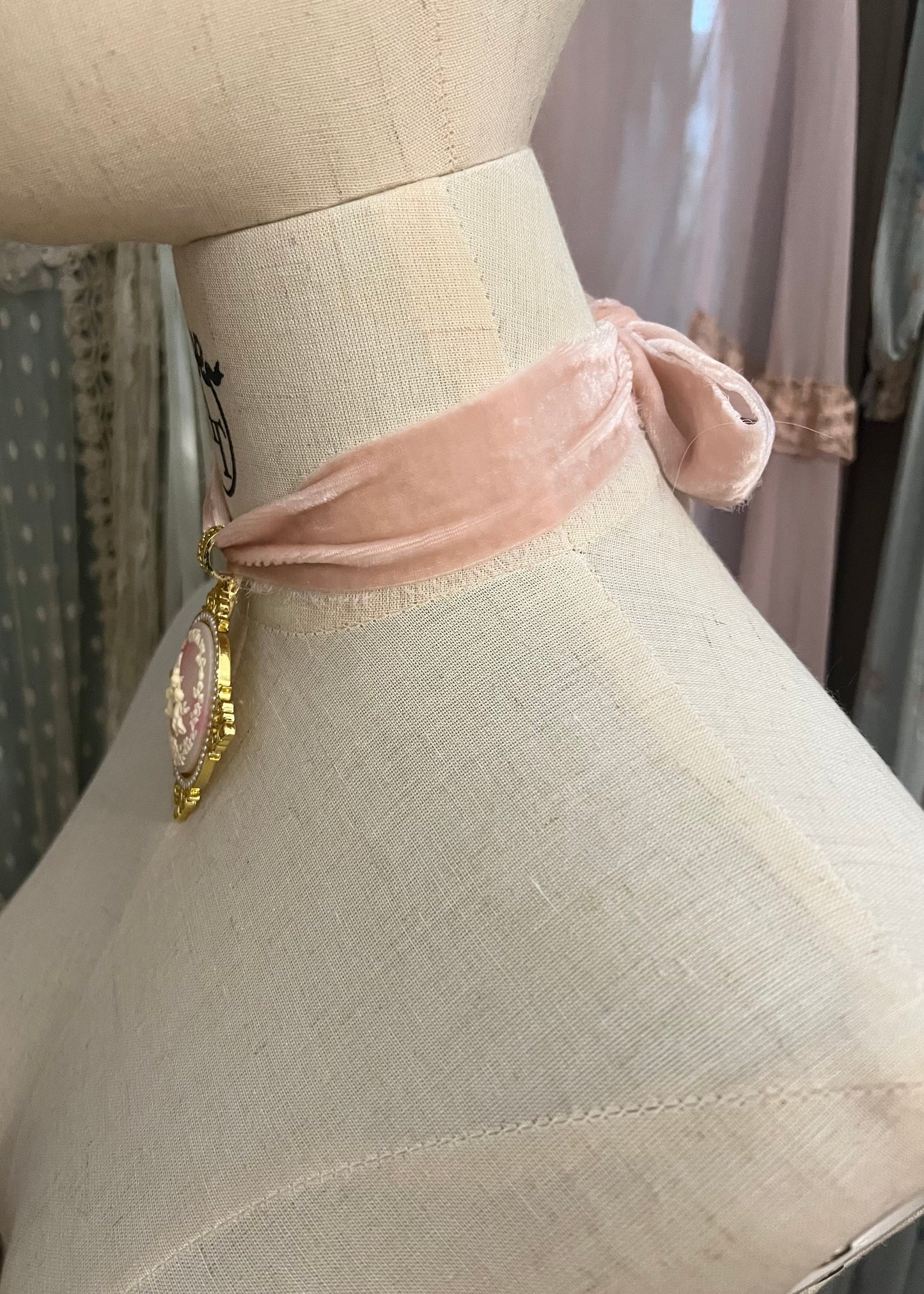 Royal thé with Marie dress