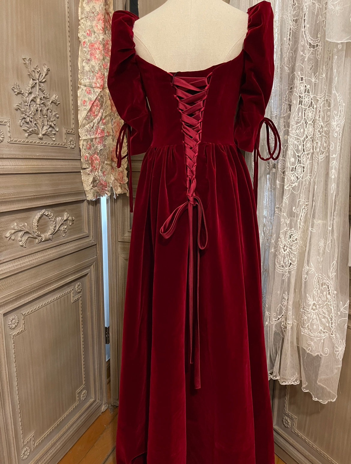 Red velvet party dress deluxe version