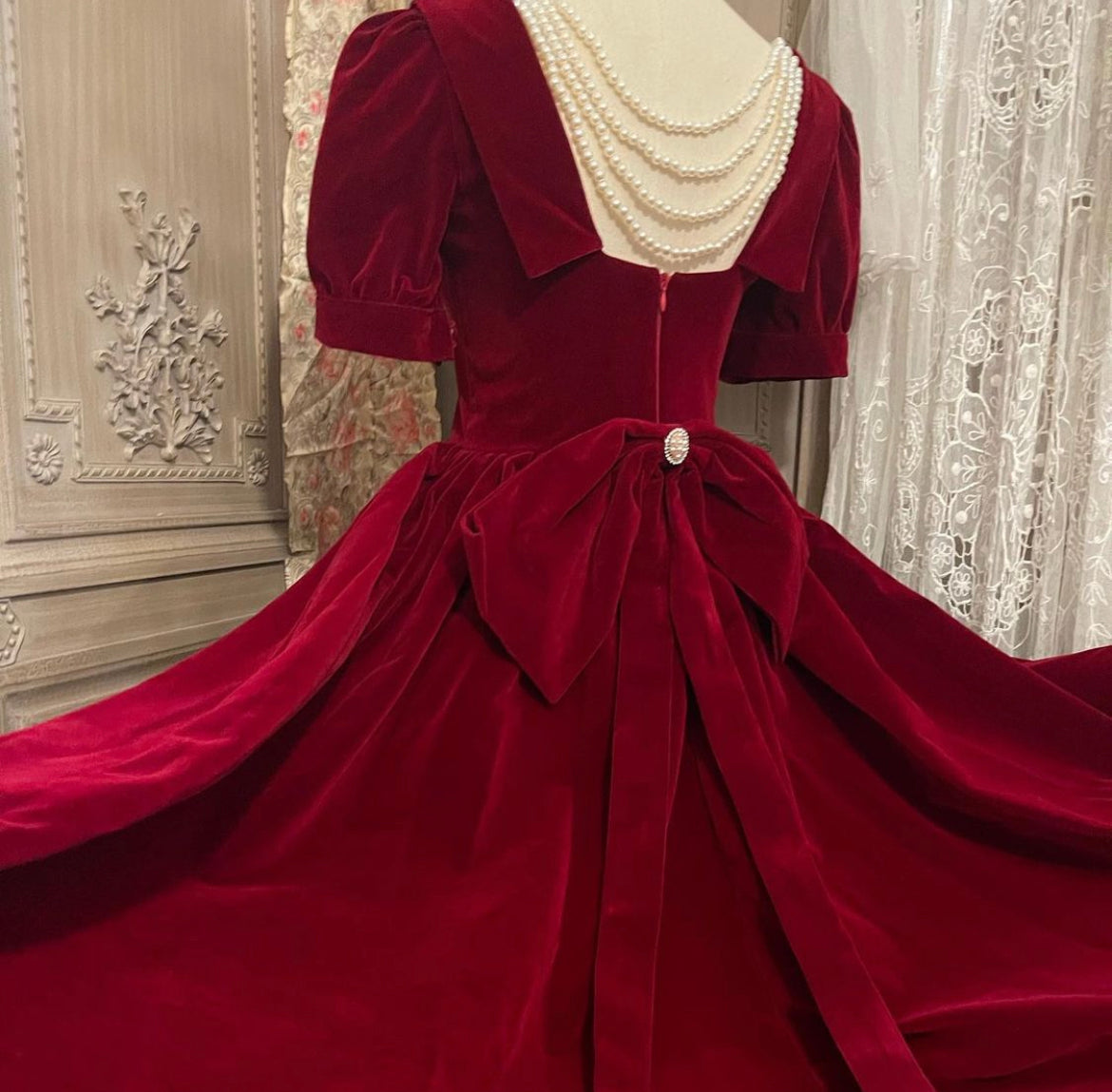 Lady in red dress short sleeves version