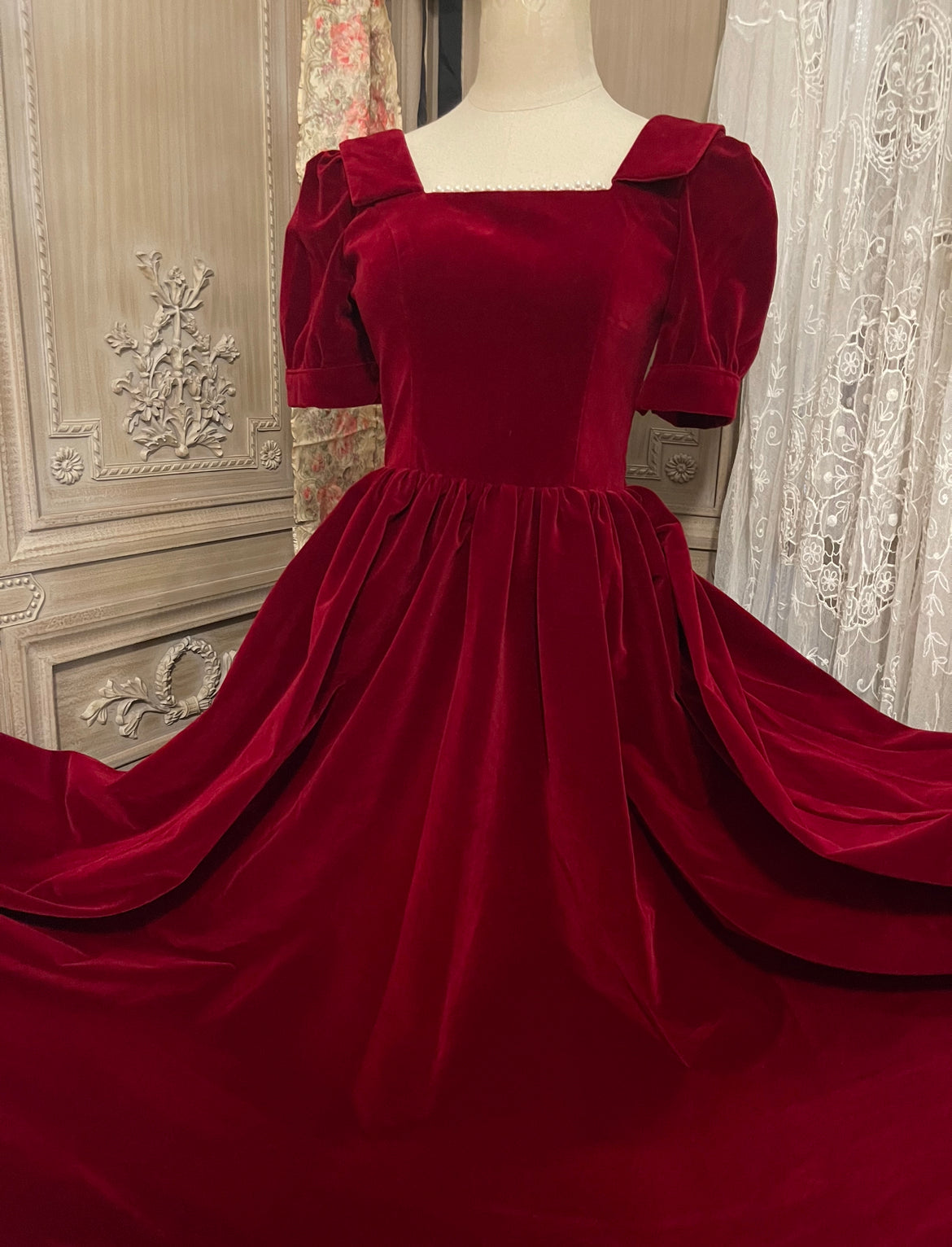 Lady in red dress short sleeves version
