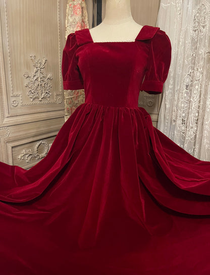 Lady in red dress short sleeves version