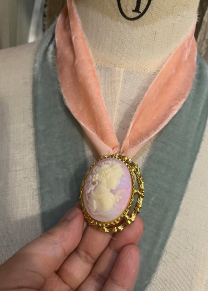 Rococo dreams choker