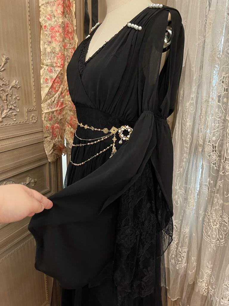 Ophelia dress (Waist chains are sold separately)
