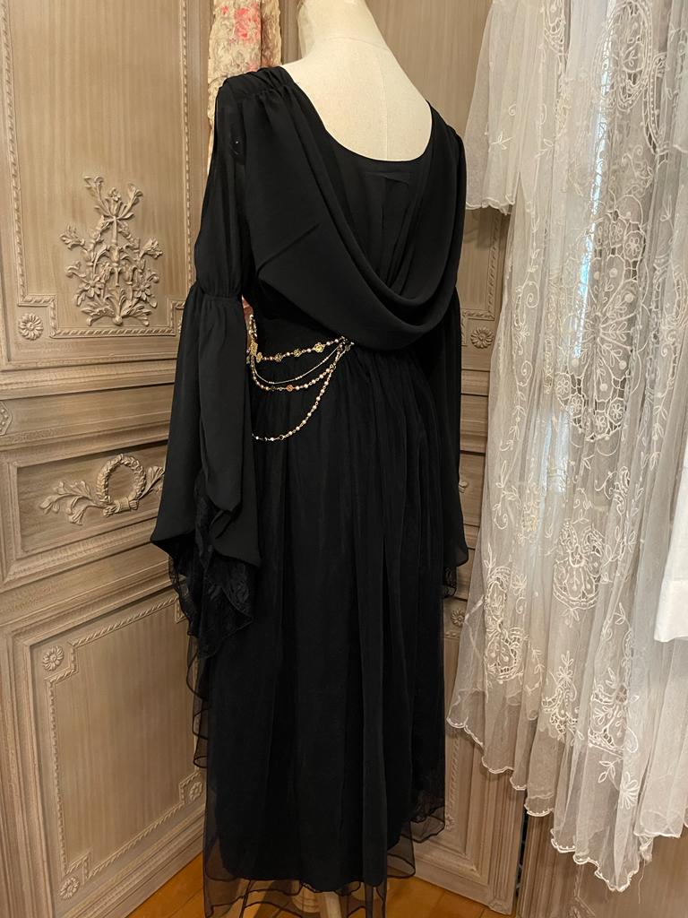 Ophelia dress (Waist chains are sold separately)