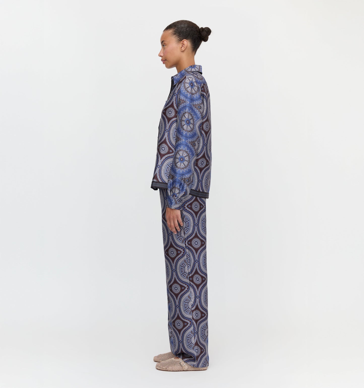 The Taylor Pant - Brown Cobalt Medallion