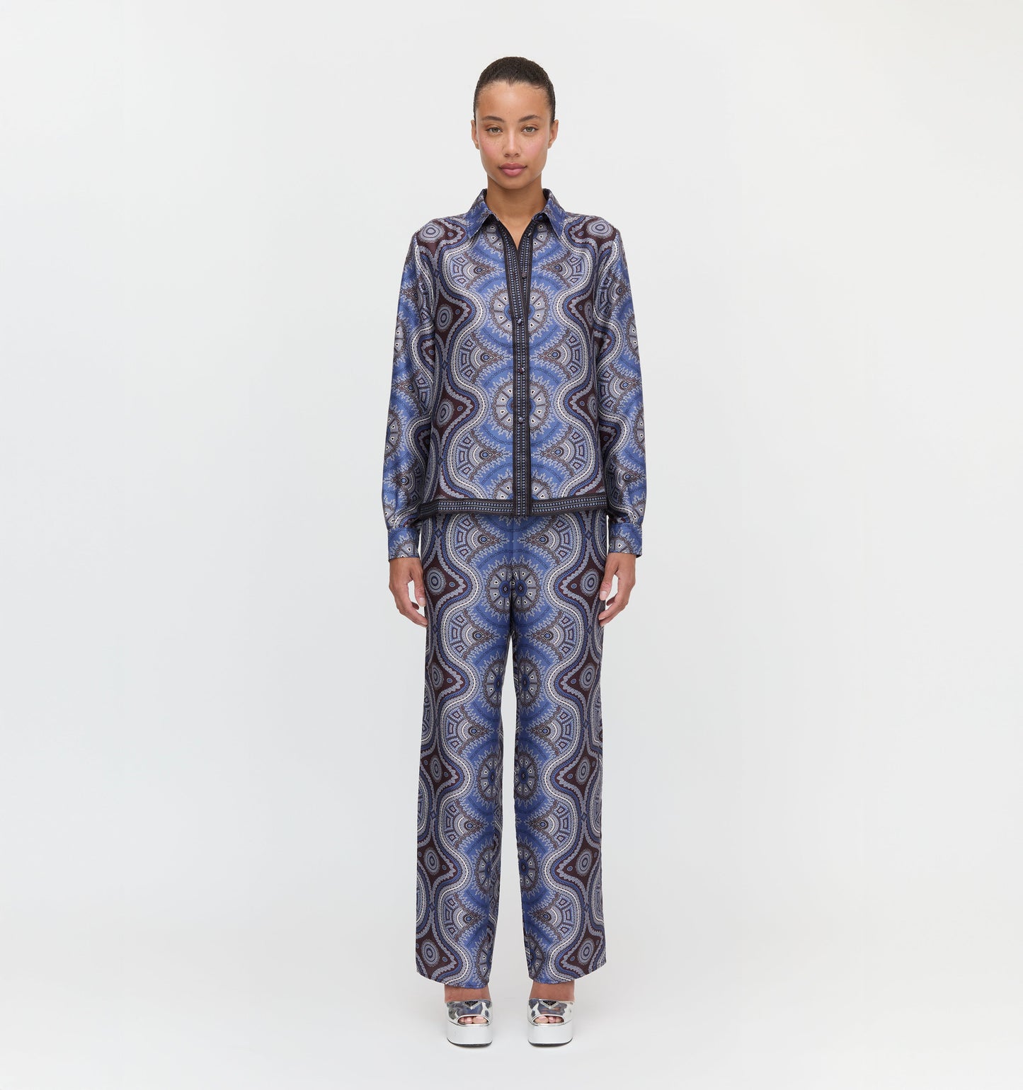 The Taylor Pant - Brown Cobalt Medallion