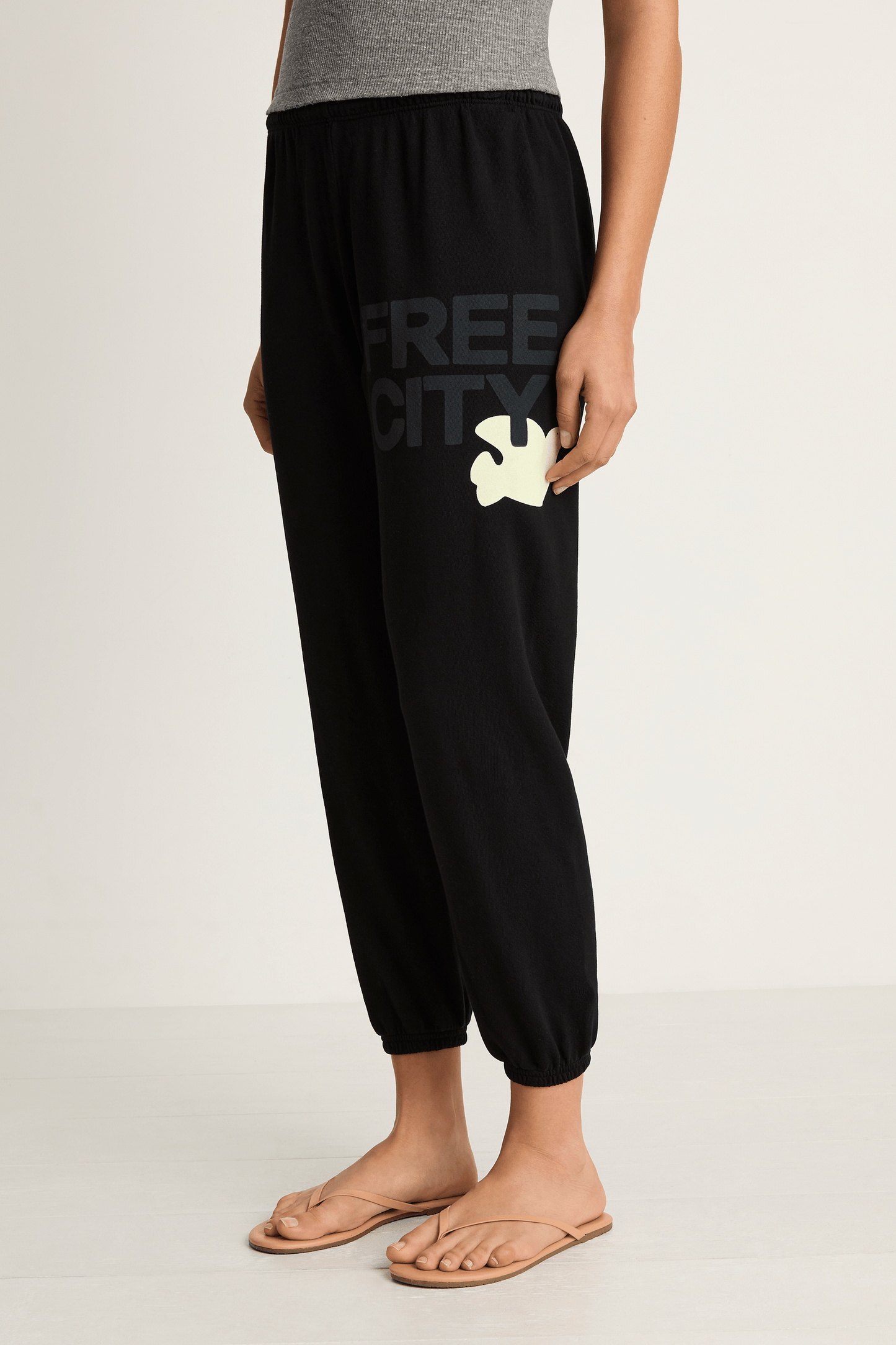 FREECITY Sweatpant - Blackspace Cream