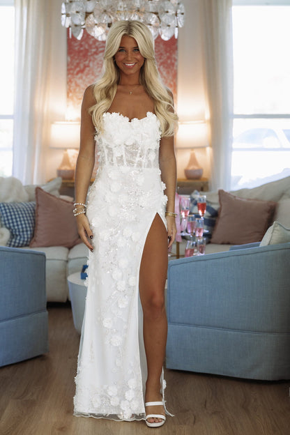 This Very Moment Maxi Dress - White