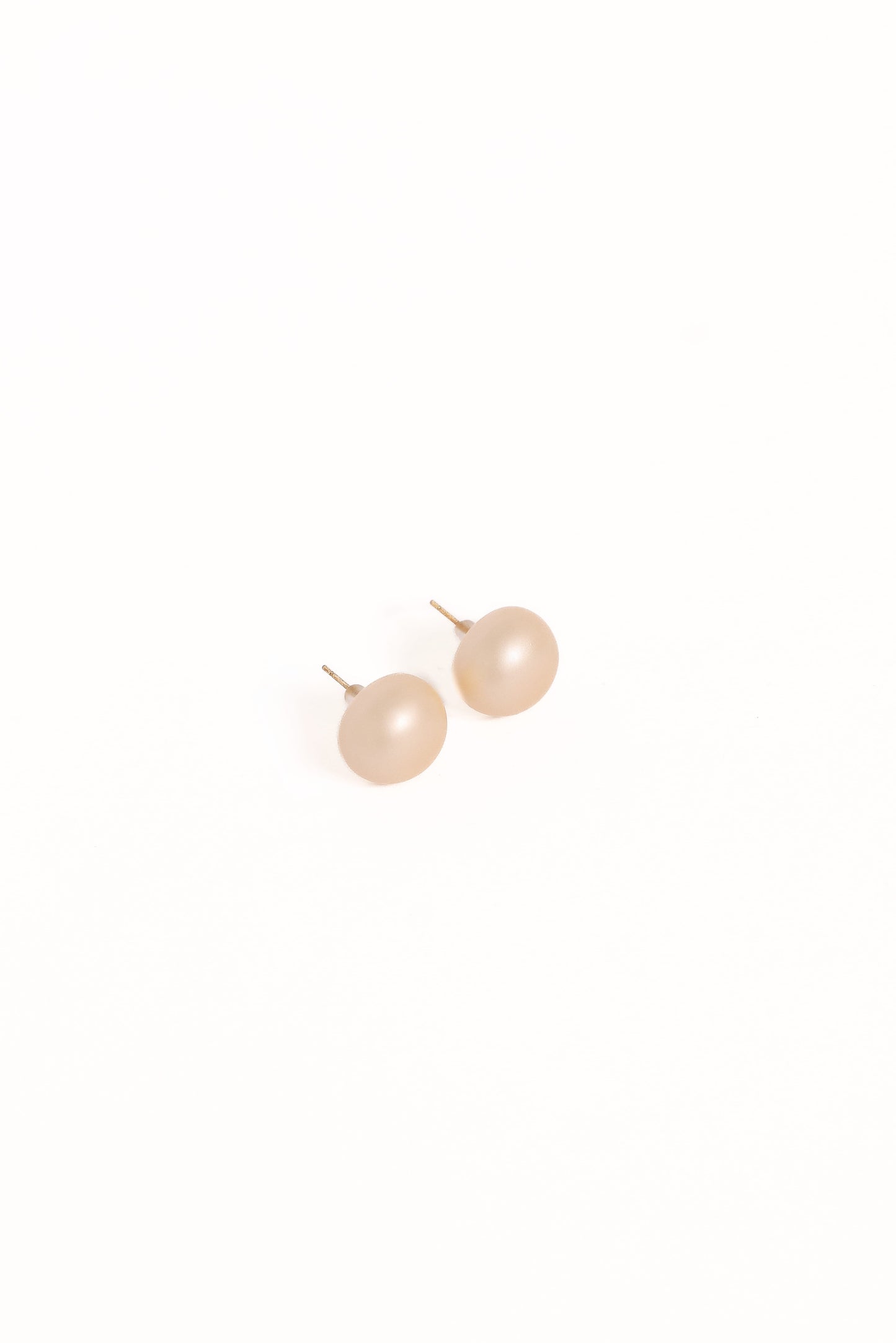 Adalee Stud Earrings - Pearl